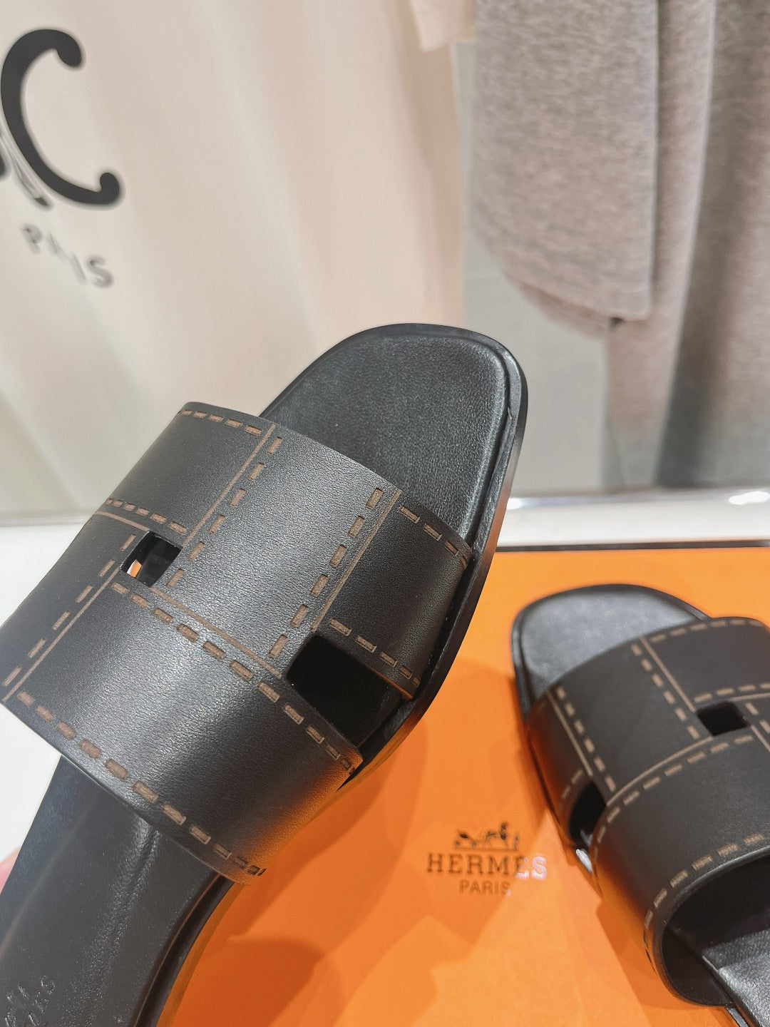 Idioma Sandal Black Calfskin