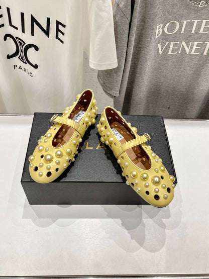 ALAIA PEARL MARY JANE SHOES IN YELLOW CORN LAMBSKIN