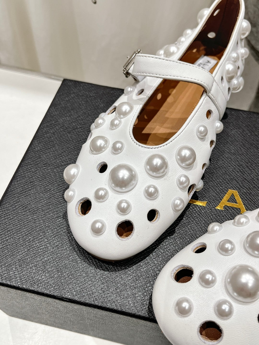 ALAIA PEARL MARY JANE SHOES WHITE LAMBSKIN