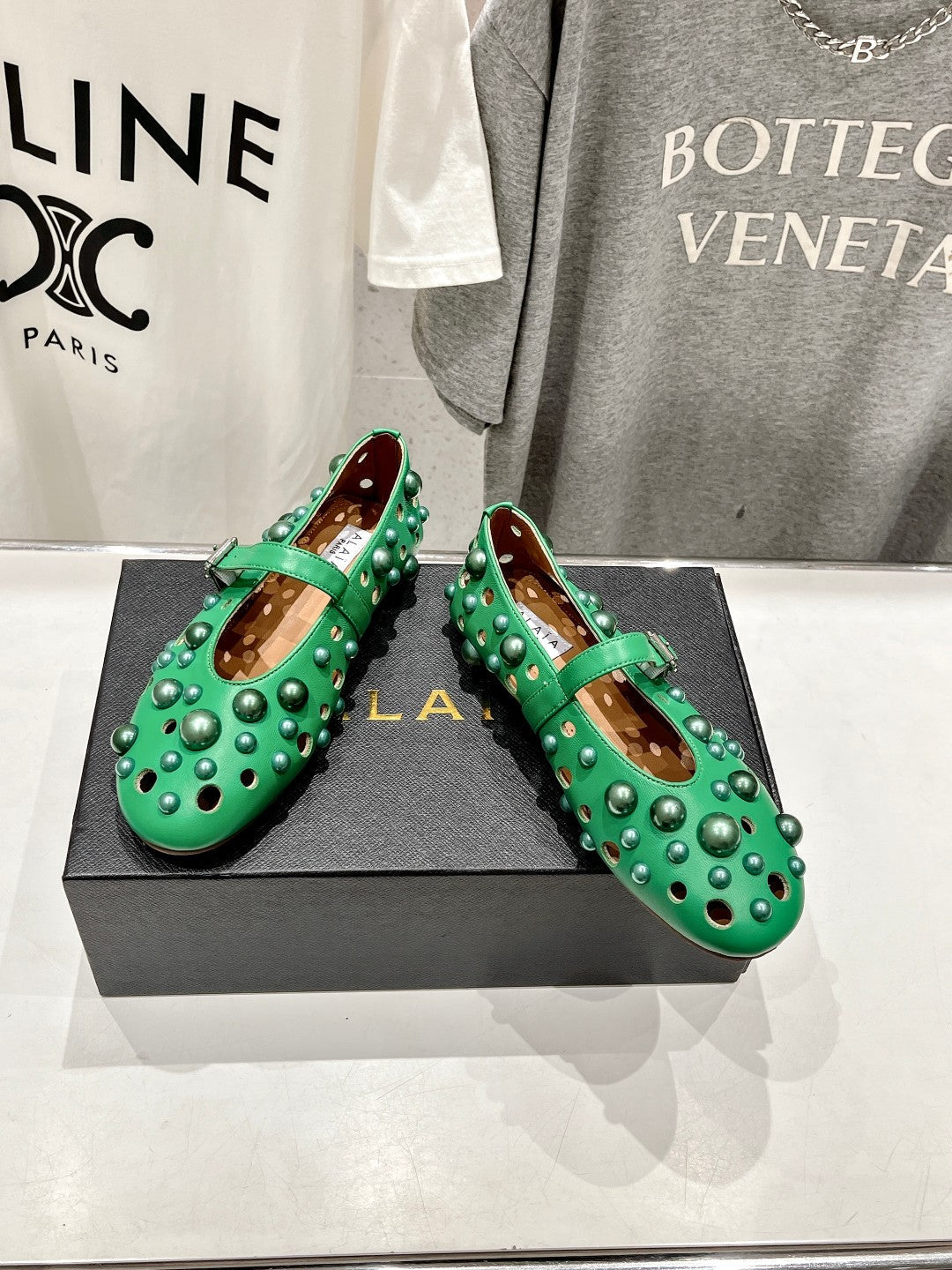 ALAIA PEARL MARY JANE SHOES IN EMERALD GREEN LAMBSKIN