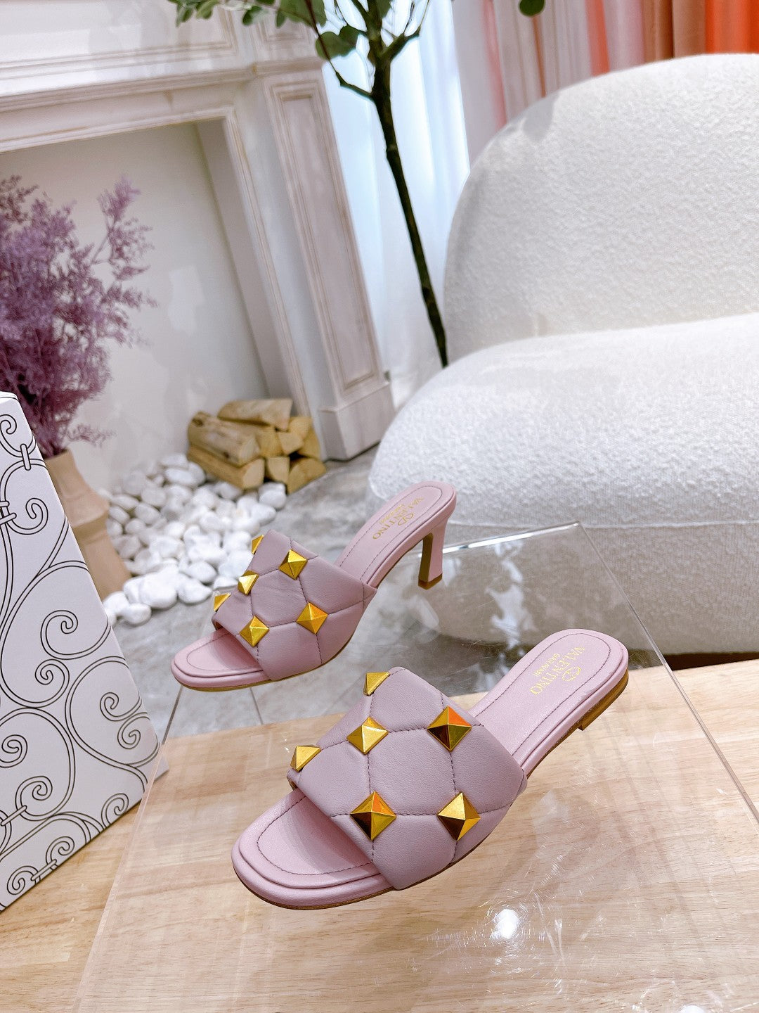 STUD FLAT SLIDE IN BABY PINK LAMBSKIN